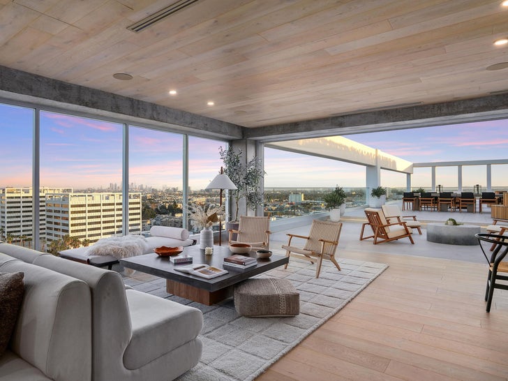 Selling Sunset Jason Oppenheim Selling Luxurious Hollywood Penthouses 8736