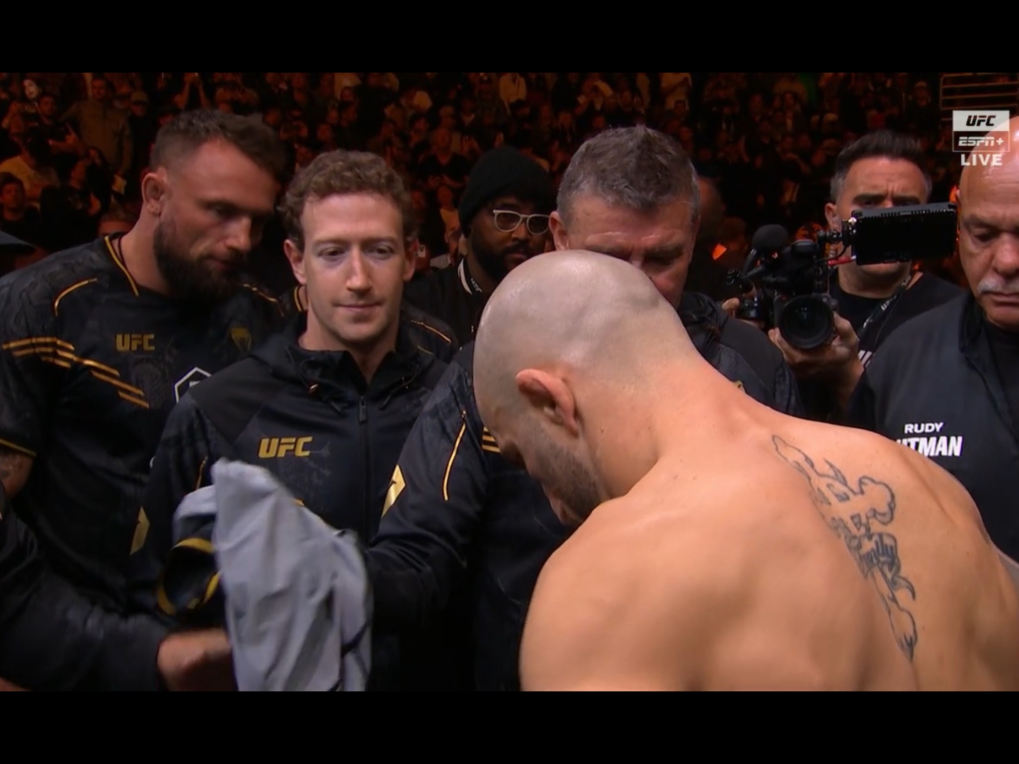 Mark Zuckerberg In Alex Volkanovski's Corner At UFC 298, Share Pre-Fight Hug