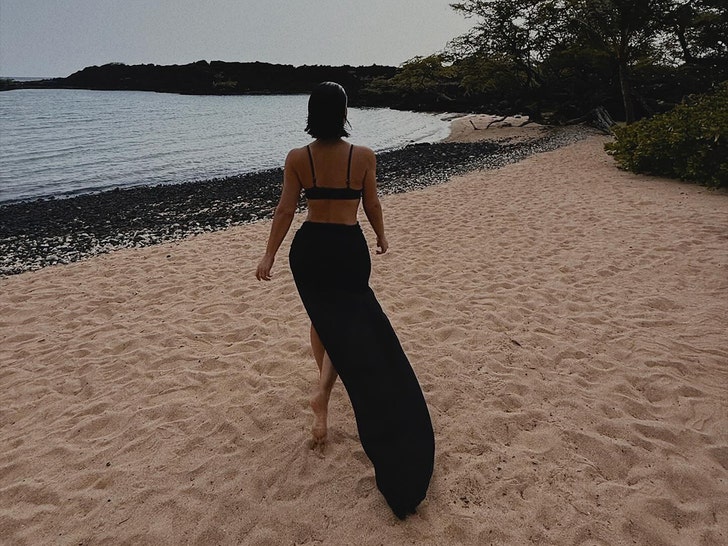 Kim Kardashian en Beach Insta 4