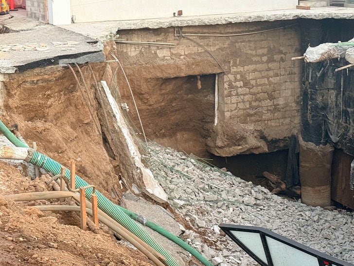 0921-Nicolas-Cage-Sinkhole-Update-SUB-1