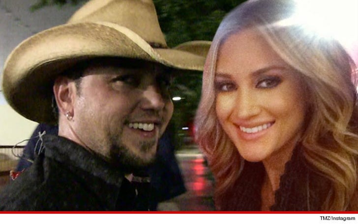 Jason Aldean -- ENGAGED to Brittany Kerr :: 0925-jason-aldean-brittany-kerr-tmz-insta-7