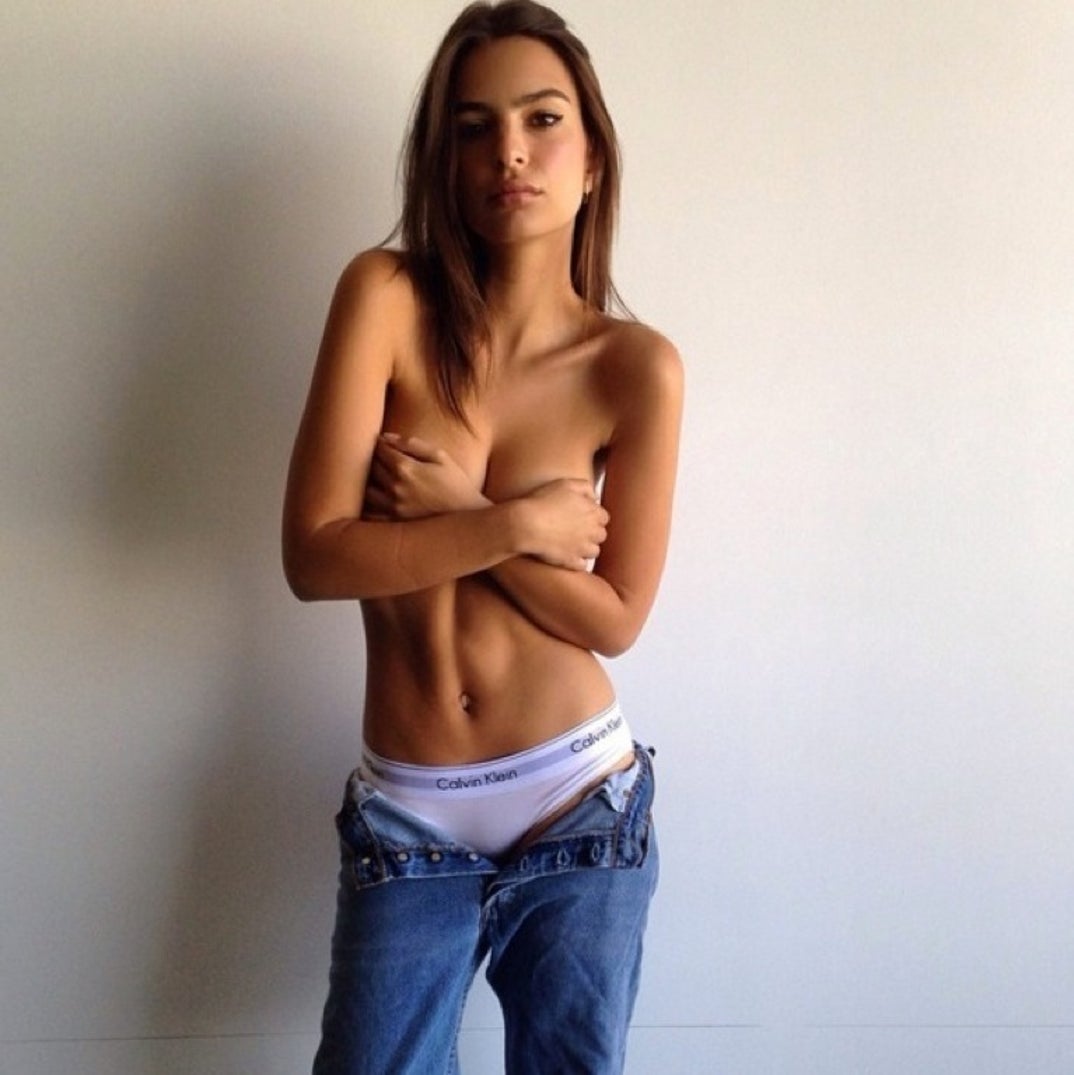 1117_emily_ratajkowski_sexy21