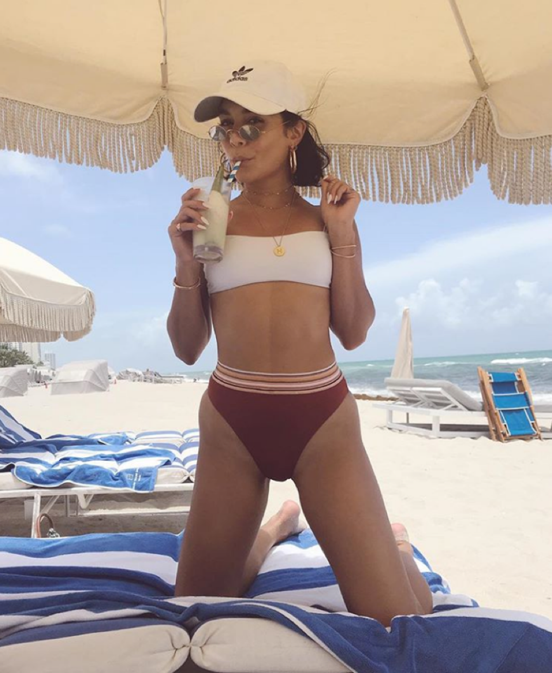 Sexy Stars Gettin' In The Spirits
