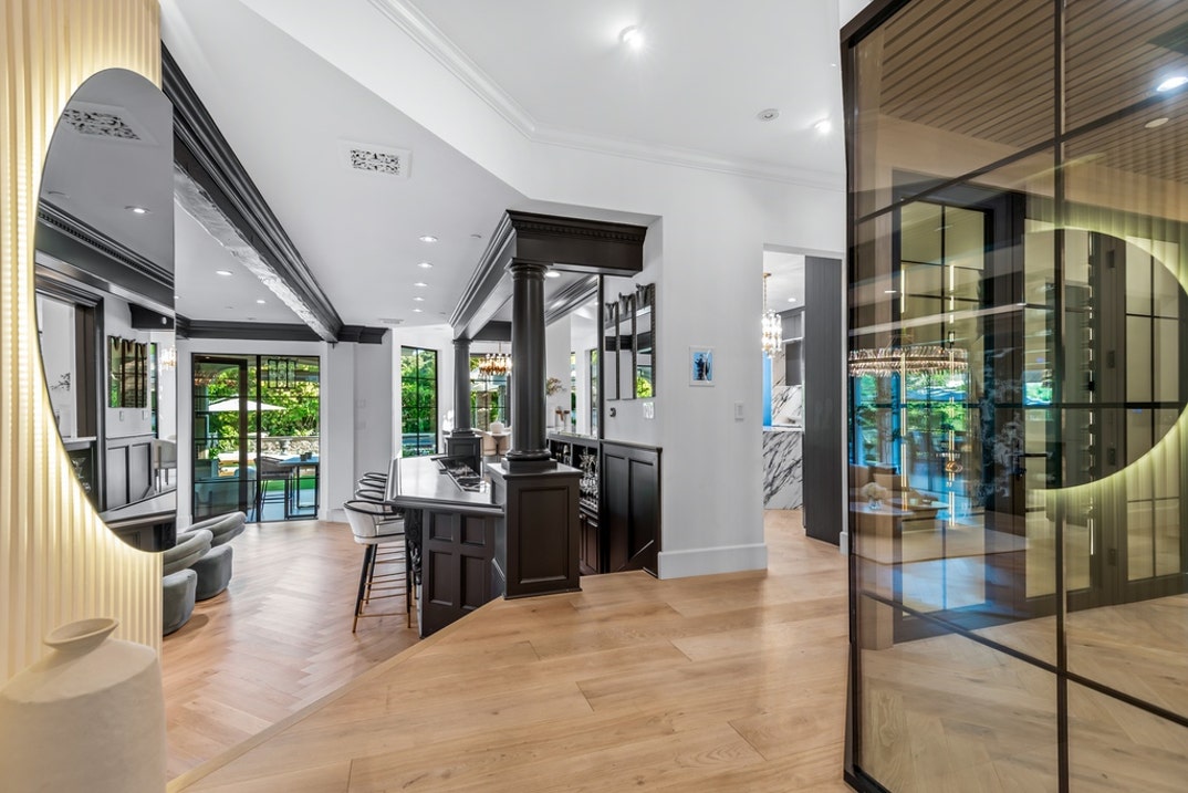 The Miz Westlake Village Home photos 30