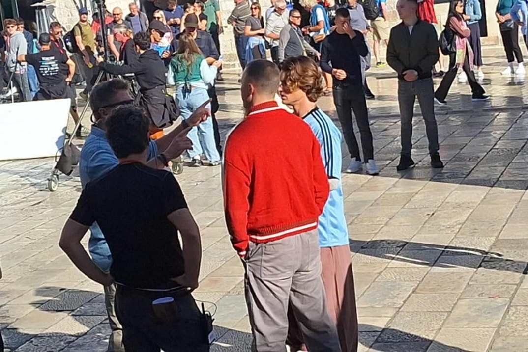 On Set of Outer Banks 15