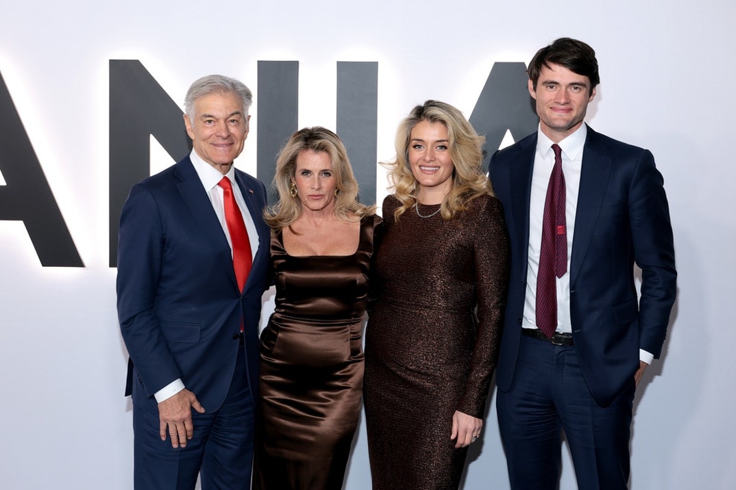 Mehmet, Lisa, Daphne and Oliver Oz
