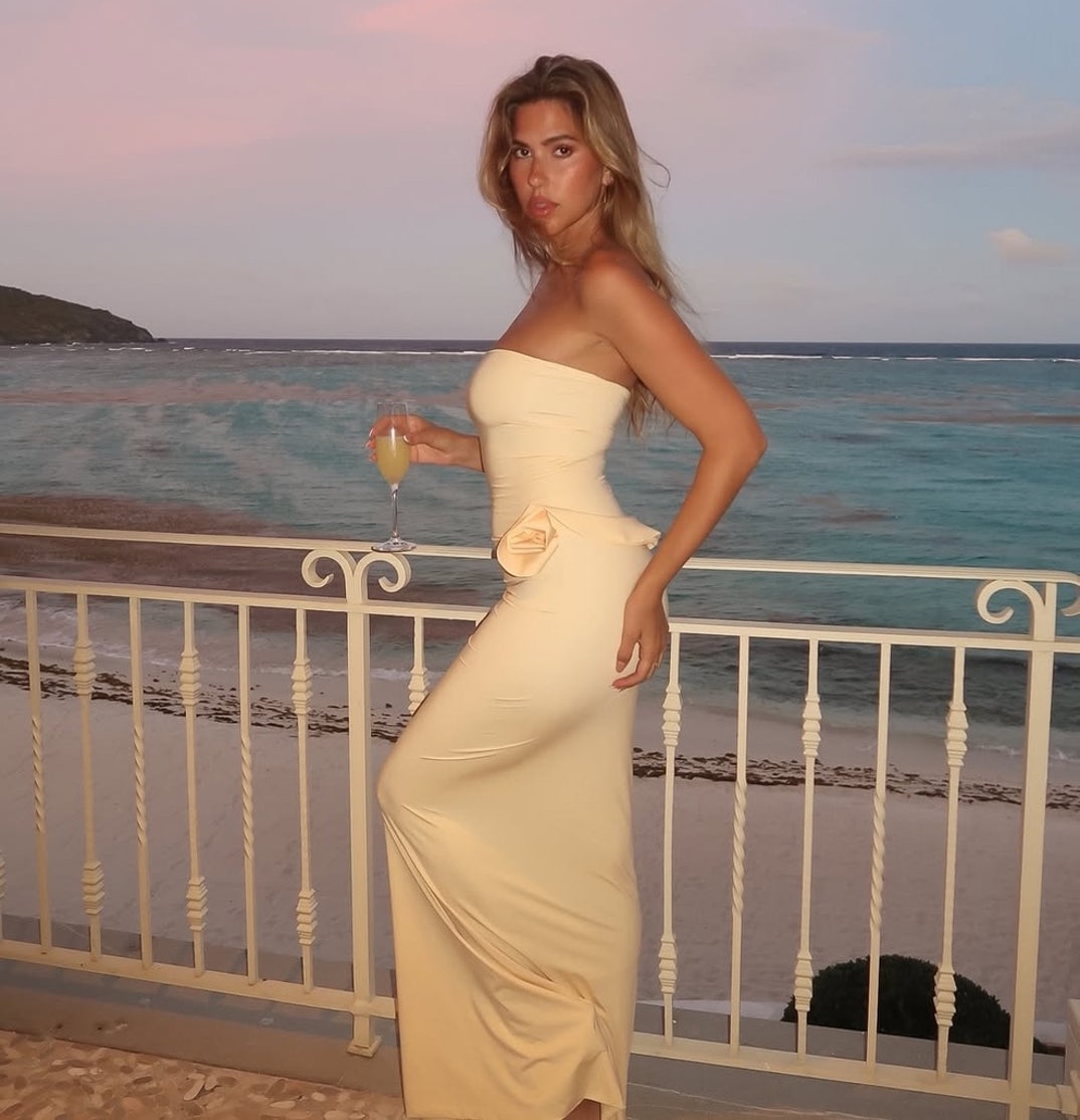 Kara Del Toro Conouan Vacay 13