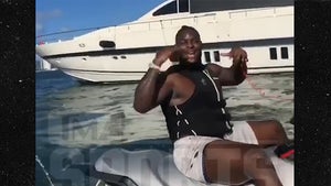 Le'Veon Bell Hits the Jet Skis In Miami, Pay Me Already!