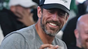 Aaron Rodgers Baffled By Wild Goldfish Magic Trick At Jets Training Camp