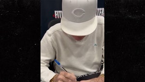 Pete Rose Roasts Shohei Ohtani At Autograph Signing