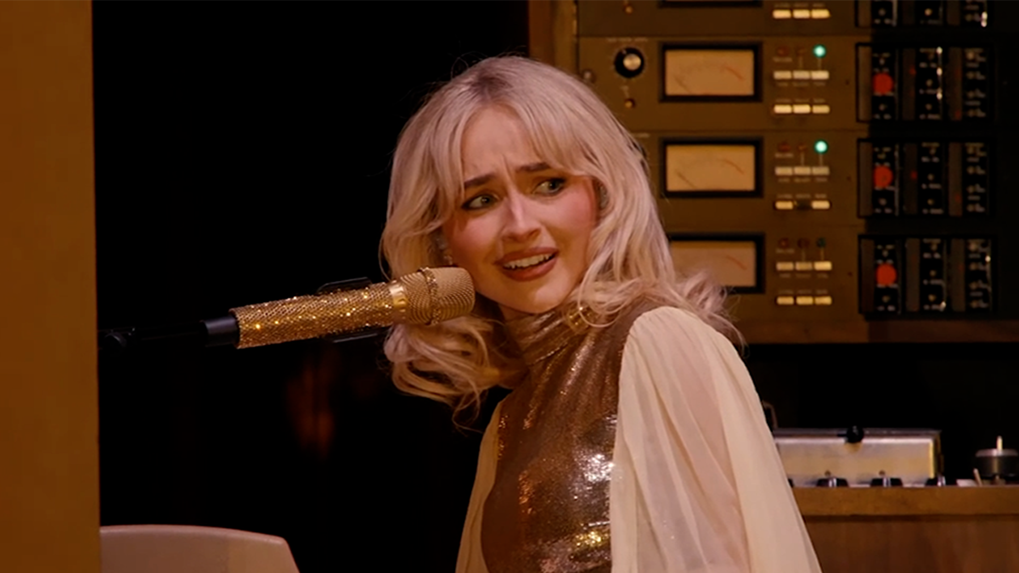 Sabrina Carpenter verwart culturele roep met jodelen tijdens Coachella-set