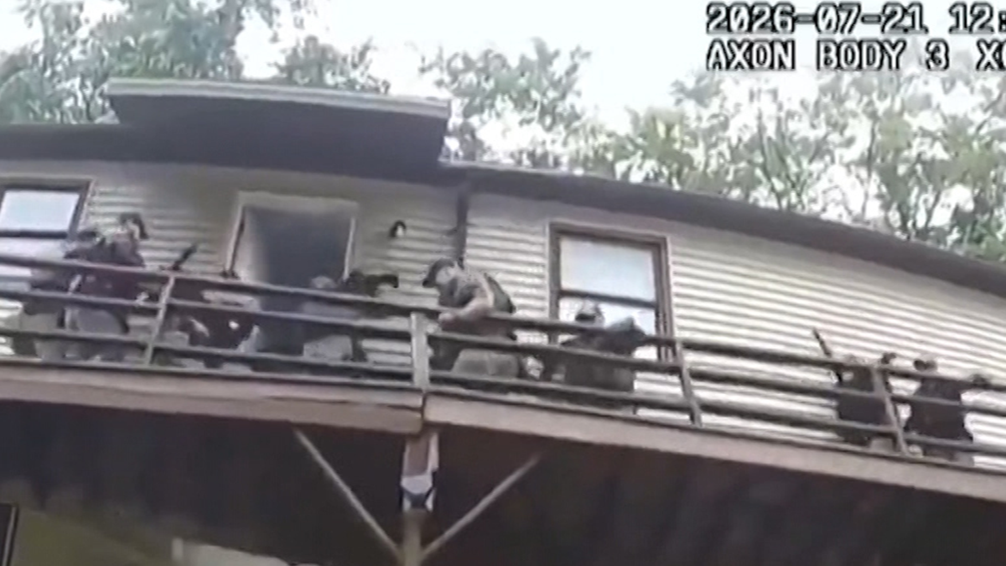 U.S. Marshals Fall Through Wooden Deck While Serving Warrant at Sex Offender's Home