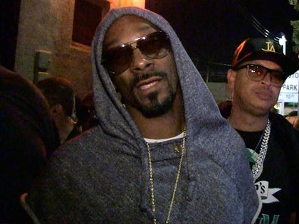 110816_snoop_dogg_primary