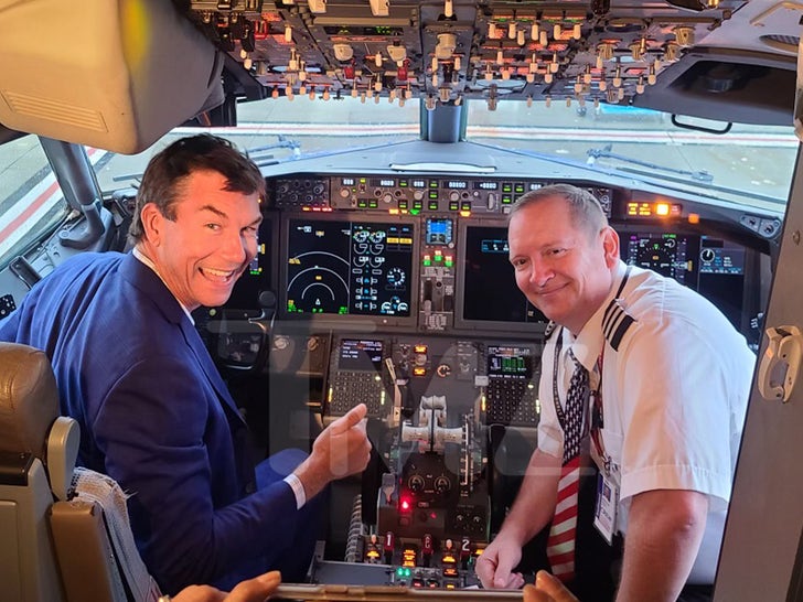 Jerry O'Connell Gets In Cockpit Of Southwest Flight