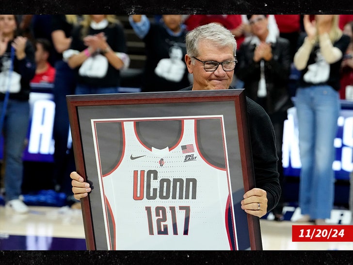 Geno Auriemma uconn