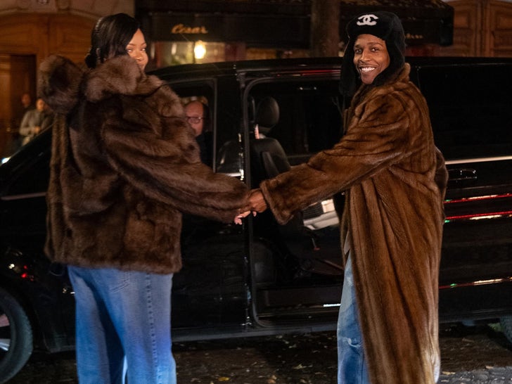 1106-A$AP-Rocky-and-Rihanna-Kissing-In-Paris-SUB-2