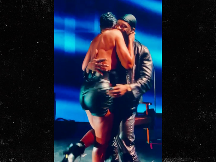 Usher Gets Flirty With Taraji P. Henson During Las Vegas Show