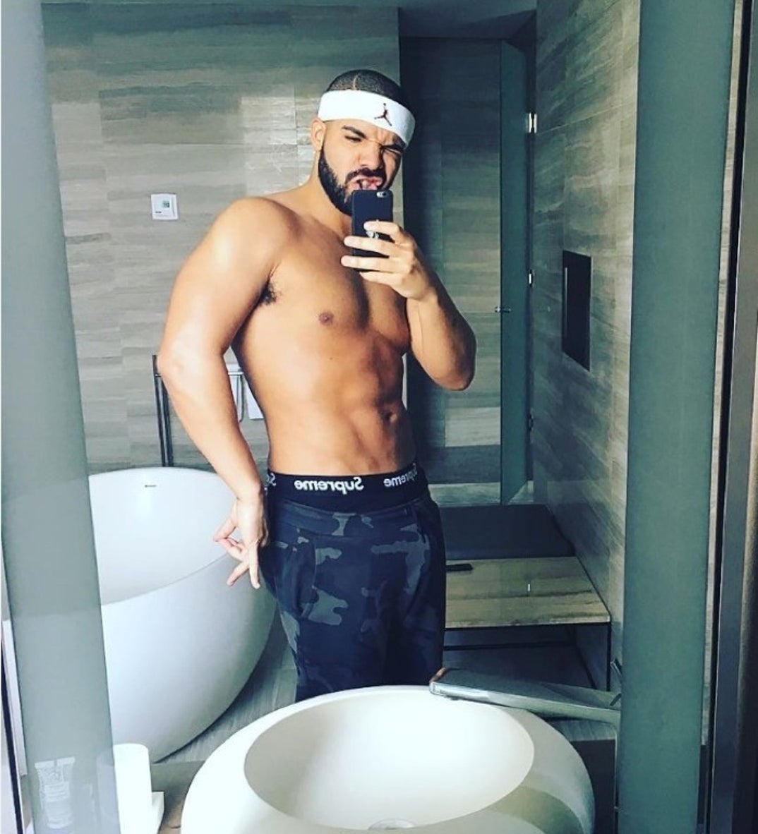 1023_drake_shirtless11
