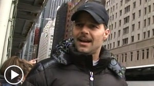 Ricky Martin SUPPORTS NYC Marathon -- 'The Show Must Go On!'