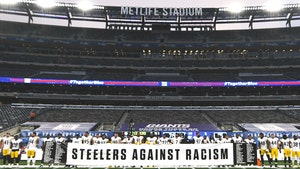 Steelers Hold 'Against Racism' Sign During Anthem, Several Giants Kneel On MNF