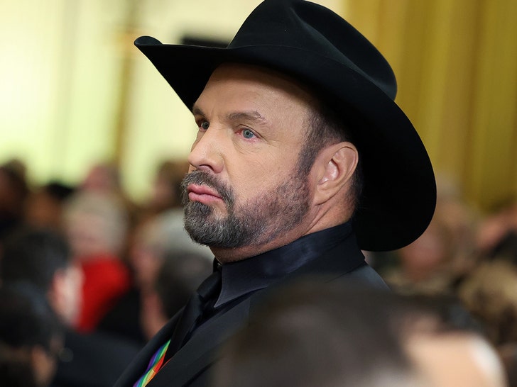 Garth Brooks agressão sexual