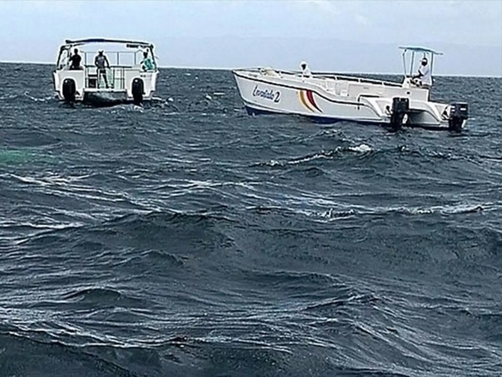 catamaran sinks Armada de República Dominicana 4