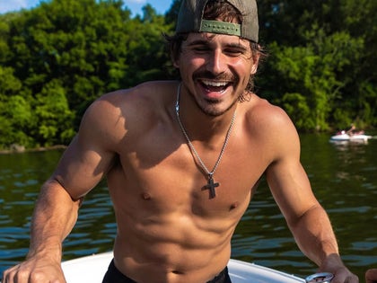 1204-Tucker-Wetmore-Hot-Shots-PRIMARY