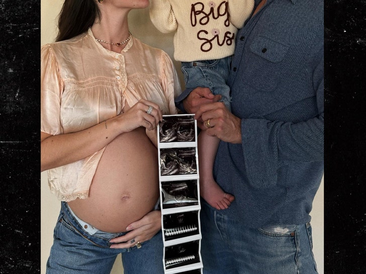 nick viall and natalie joy expecting twins iNSTAGRAM