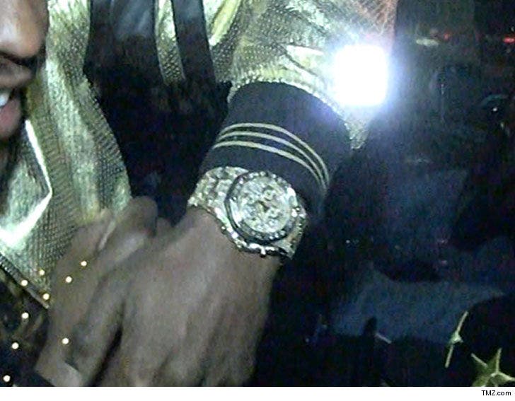 Floyd Mayweather Flosses Another Insanely Expensive Watch :: 022118-floyd-mayweather-watch-3