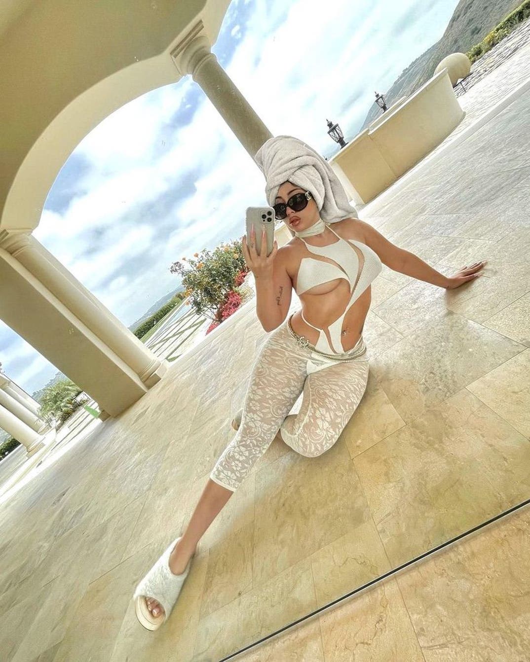 0715 Kali Uchis Hot Shots 15