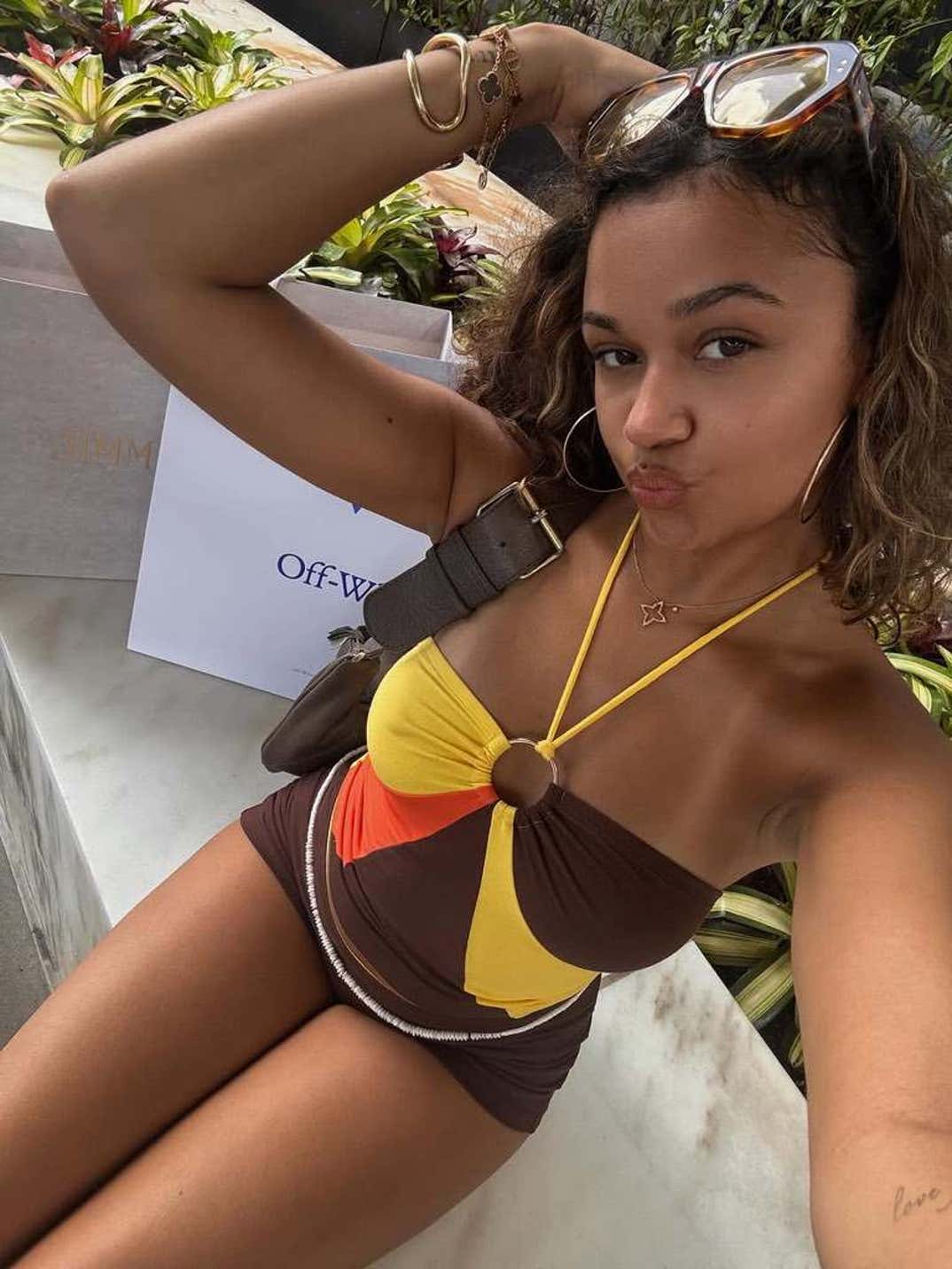 Madison Bailey Hot Shots 0