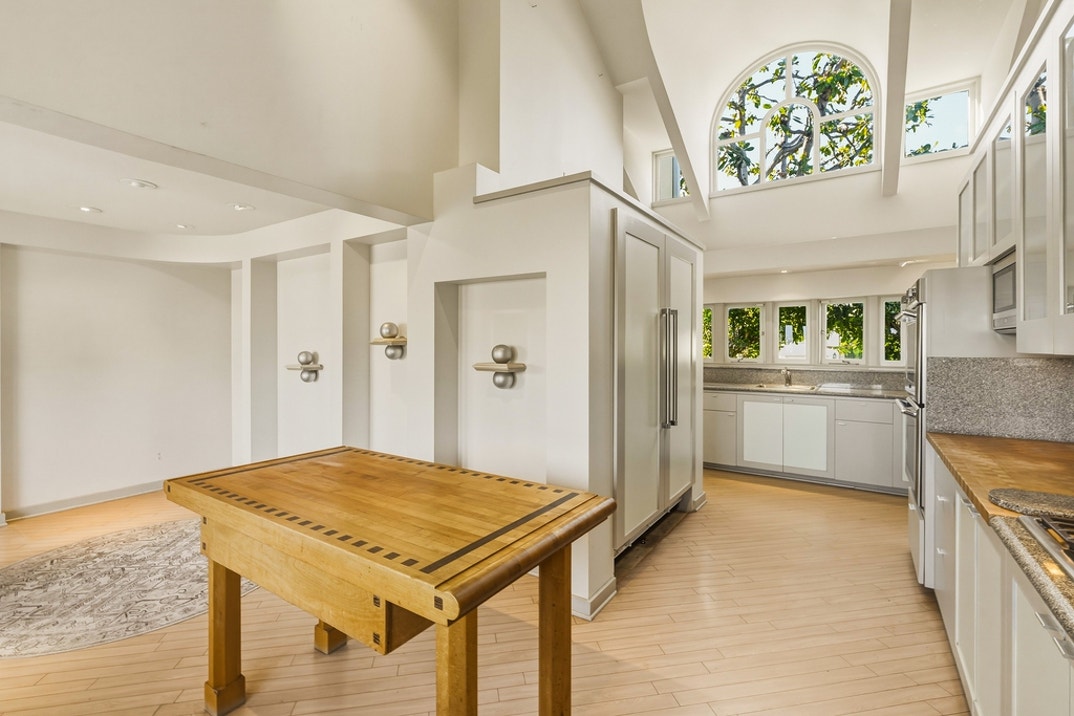 Richard Simmons Hollywood Hills New Photos 13