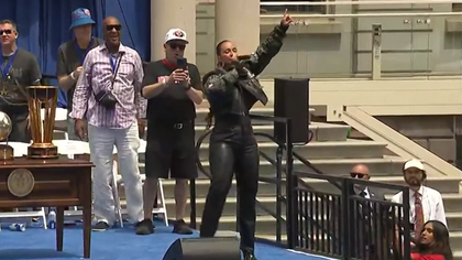 061826 alicia keys kal