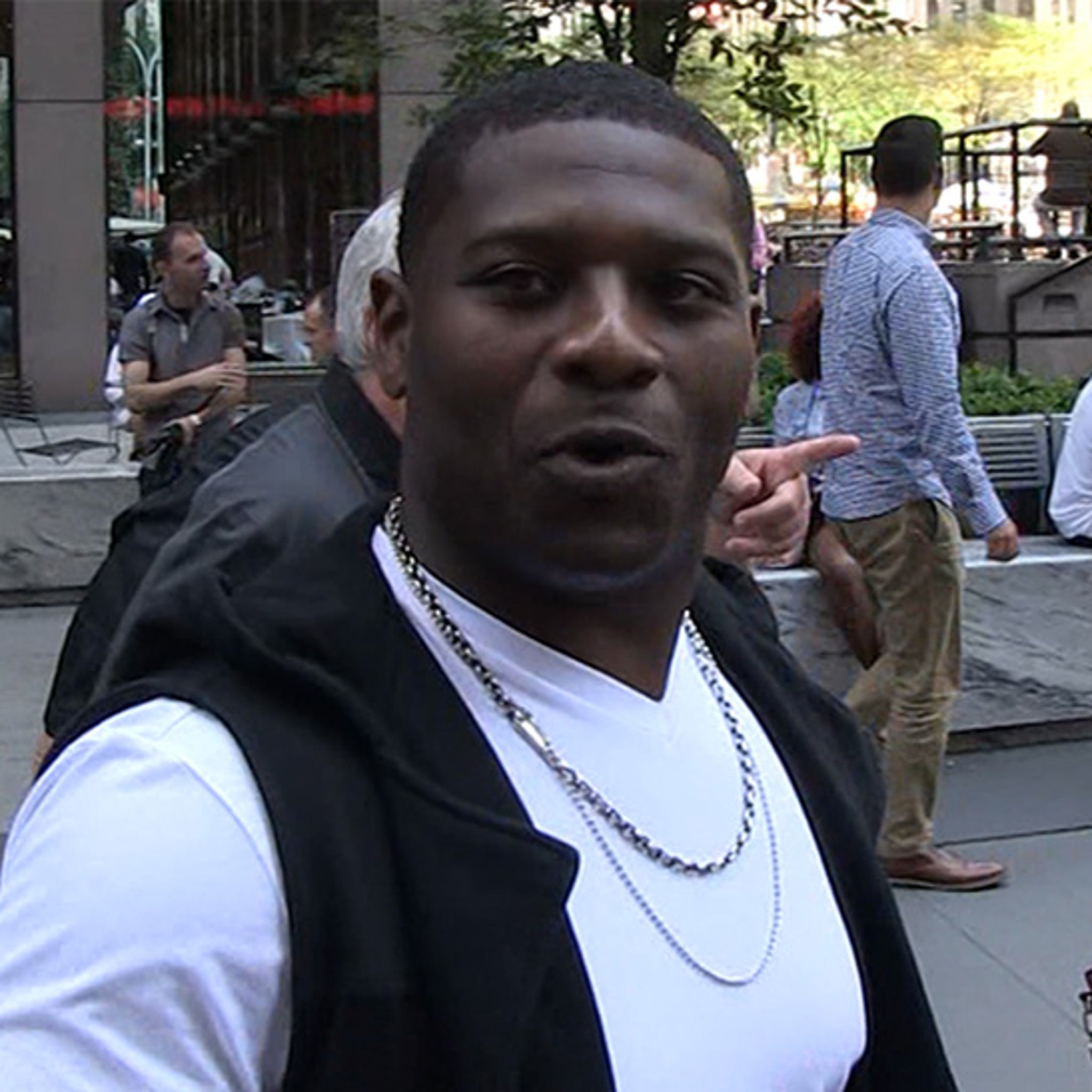 LaDainian Tomlinson Says Bridgewater Over Darnold, Heres Why picture