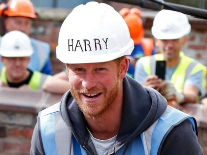 0923_prince_harry_beard19