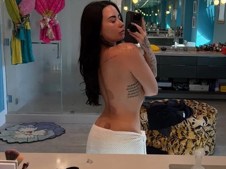 0819-Demi-Lovato-Hot-Shots-Sub2