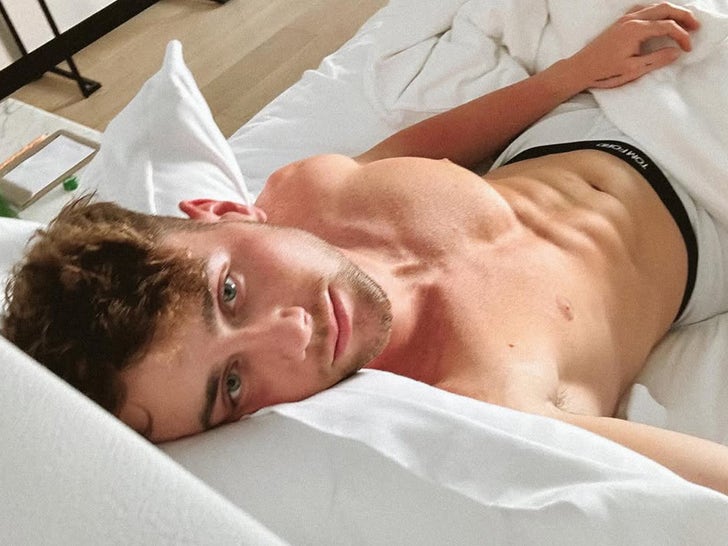 Harry Jowsey Hot Shots