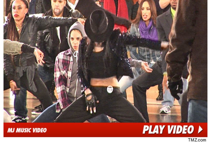 TMZ on TV -- the Fact Behind the Funny :: 0222-mj-video-credit