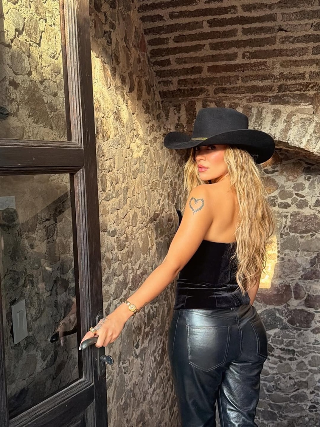 Karol G Hot Shots 10