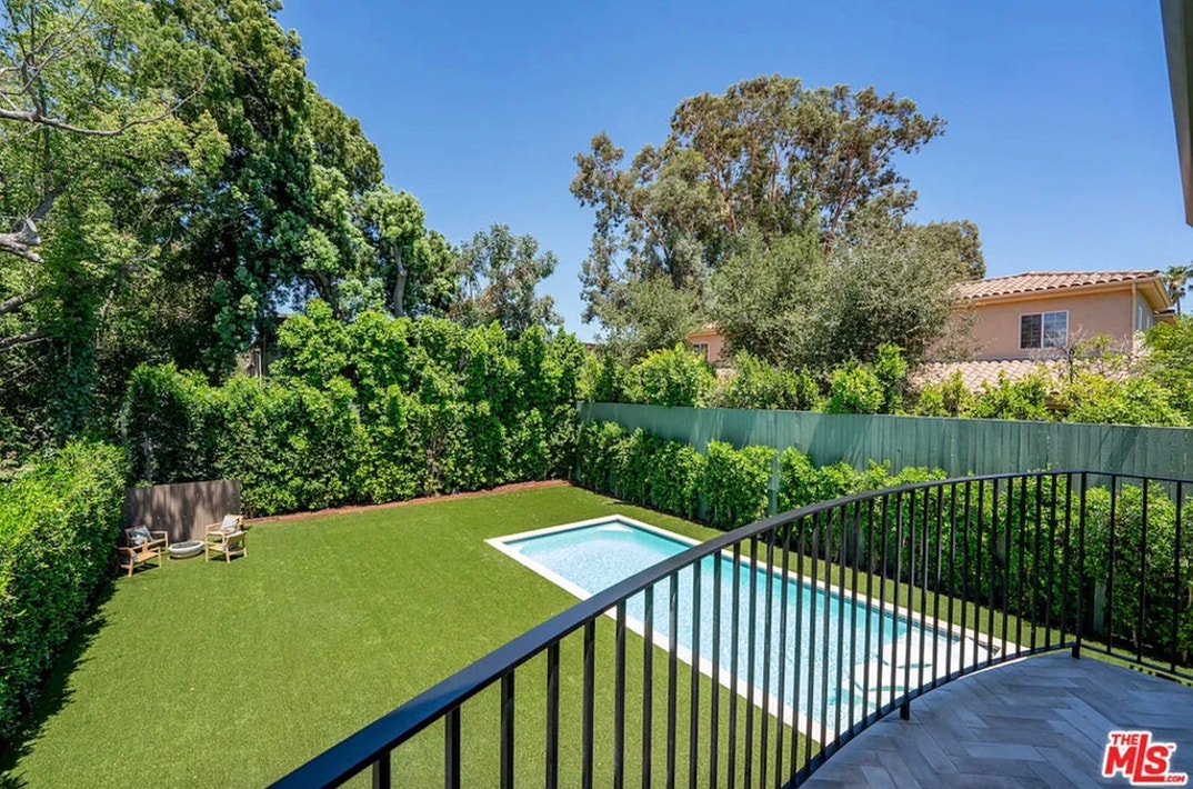 Peta Murgatroyd and Maks Chmerkovskiy Lists L.A. Home For Rent 1
