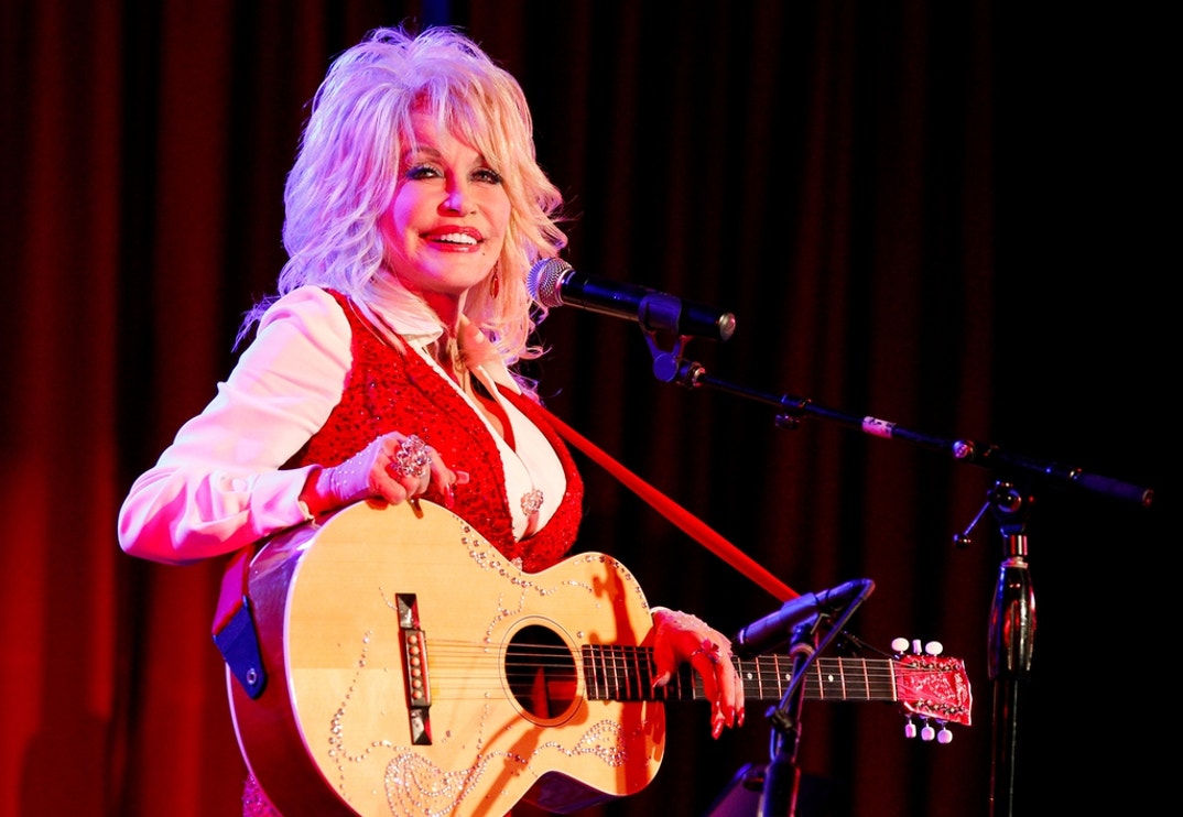 Dolly Parton On Stage 7