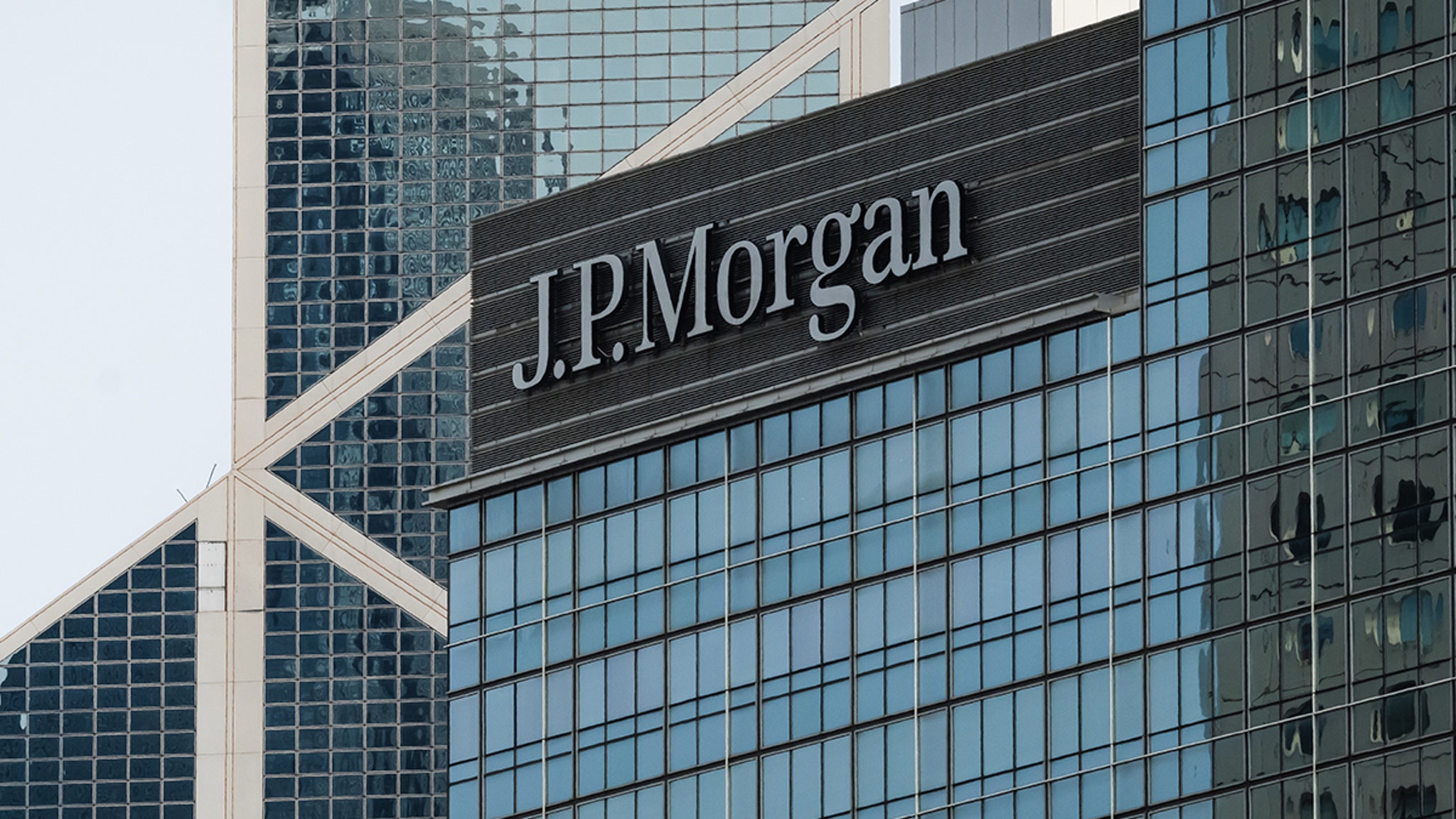 Female JPMorgan Chase Exec Lawsuit: Alleged Sexual Harassment Victim Wants Name Sealed