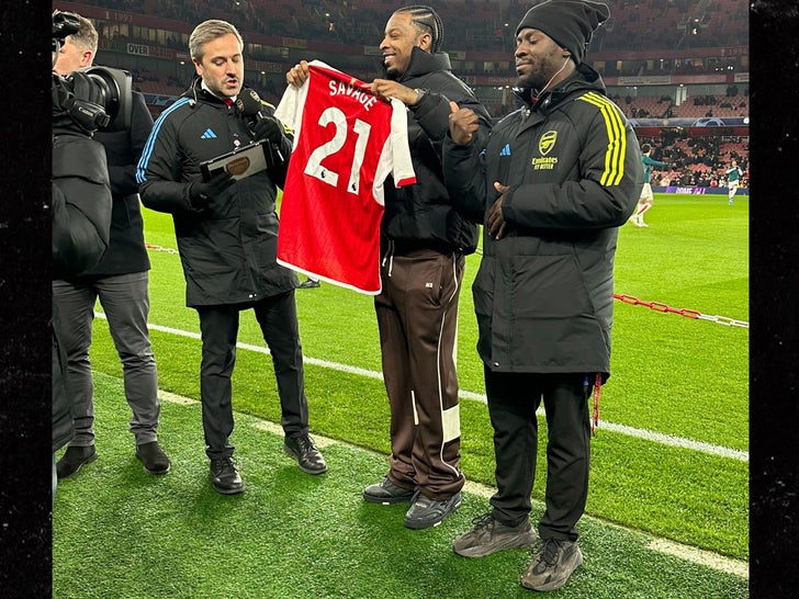 21 Savage Honored By Arsenal Game