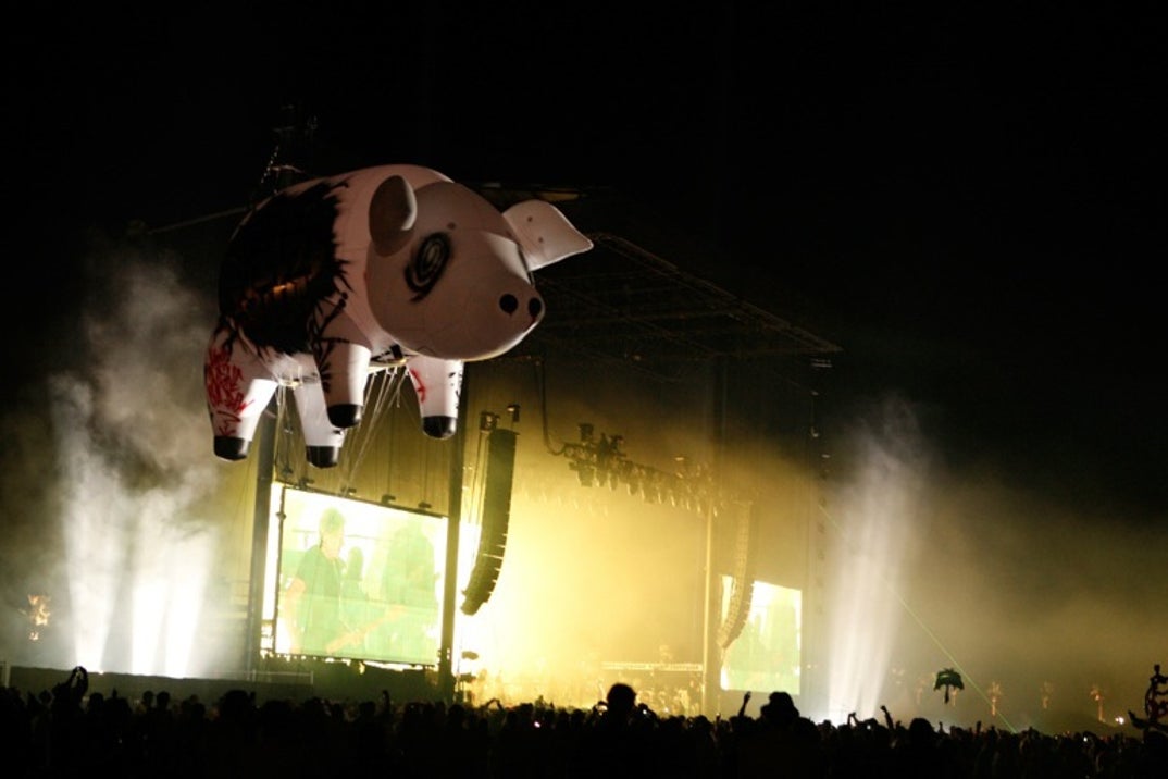 2008: The Pig flies near the stage during Roger Waters performance at day 3