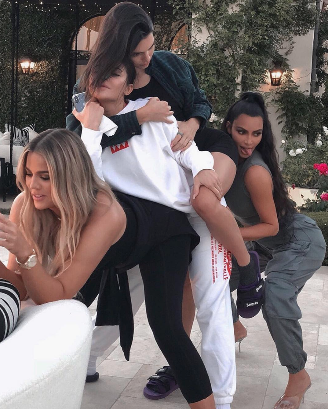 kardashian-family-insta-2-photos0