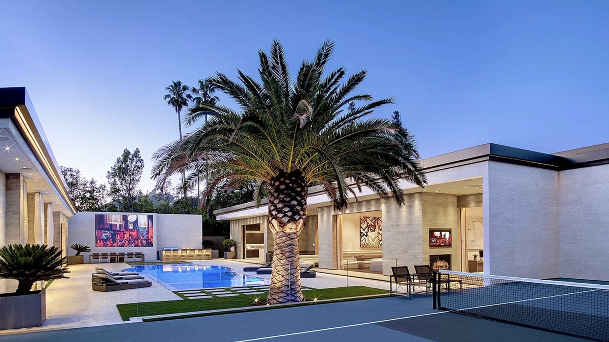 Kylie Jenner S 36 5 Million Holmby Hills Estate Is Spectacular New Photos