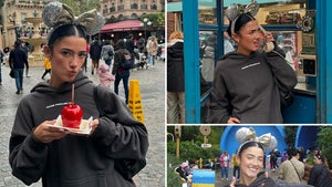 0925-charli-d_amelio-disneyland-paris-primary_720