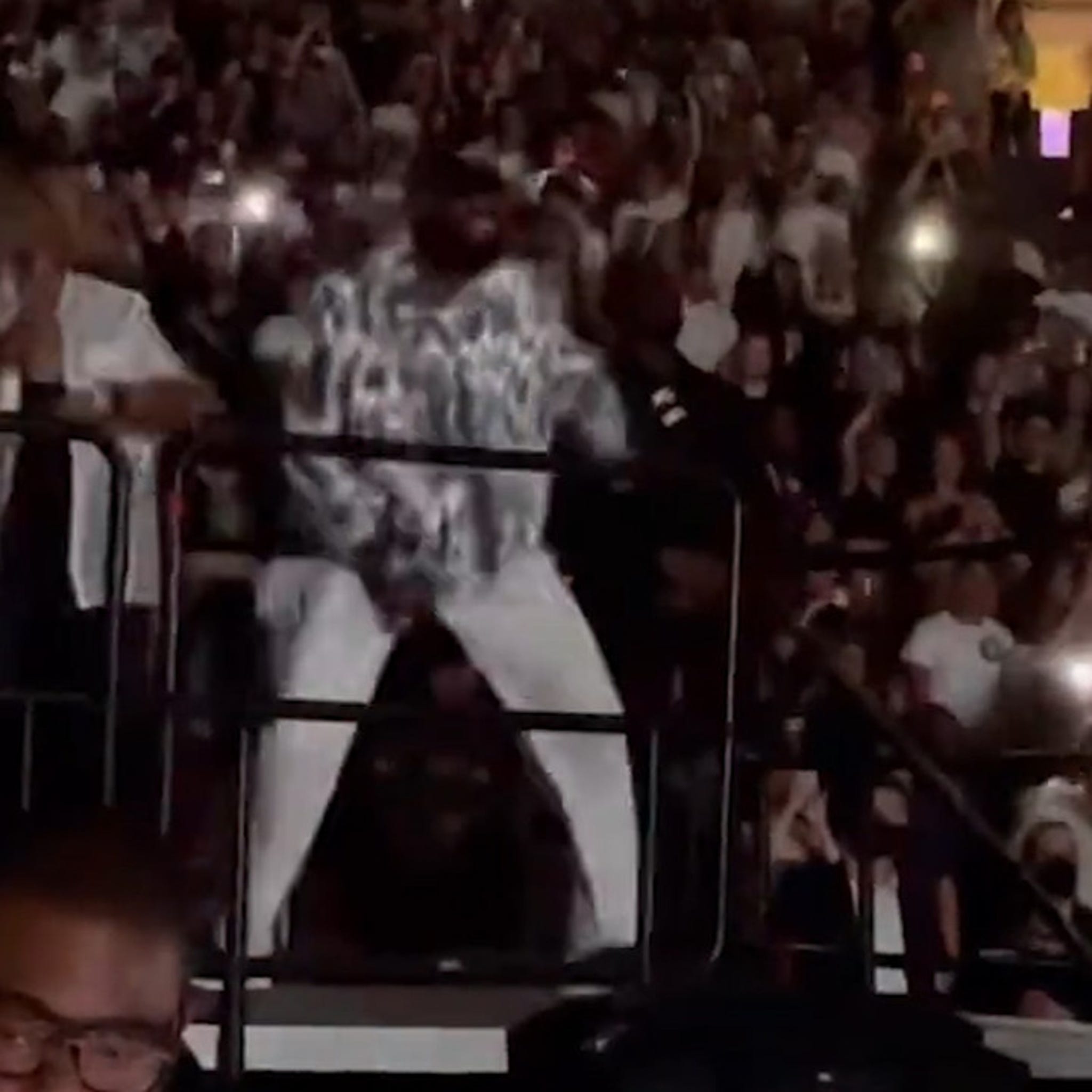 Watch LeBron James geek out to Kendrick Lamar in an utterly lifeless crowd