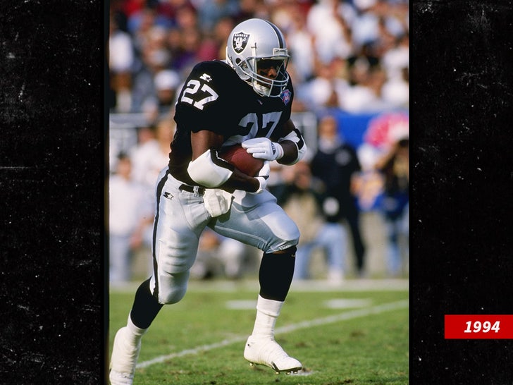 calvin jones raiders sub getty swipe