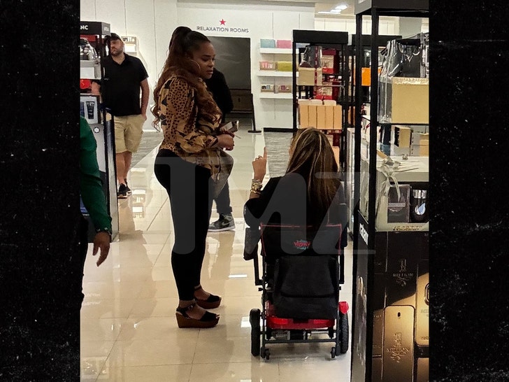 Wendy Williams Goes Shopping After Landing in Miami For Dad's Birthday